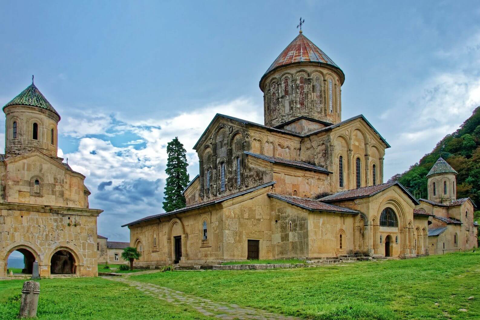DAY 5: GUDAURI – GORI – UPLISTSIKHE – KUTAISI