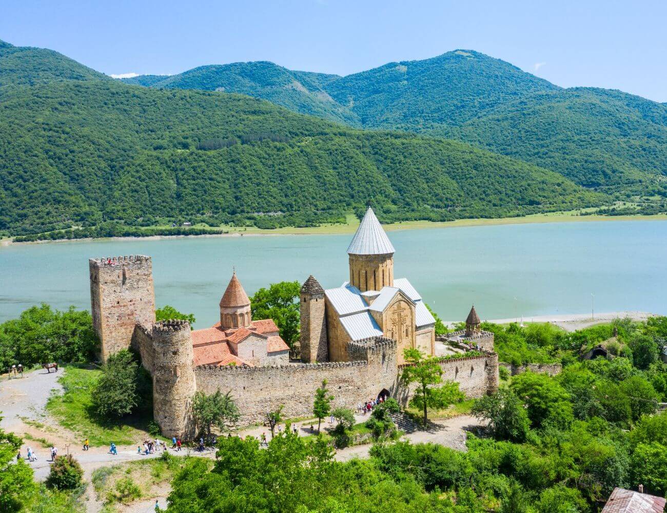 Exciting 1-Day Tour to Georgia: majestic Kazbegi and Ananuri Fortress