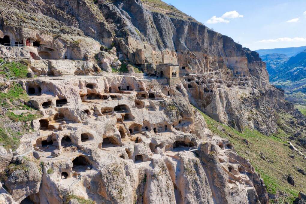 Unforgettable 1-Day Tour to Georgia: the cave town of Vardzia and Akhaltsikhe from Tbilisi