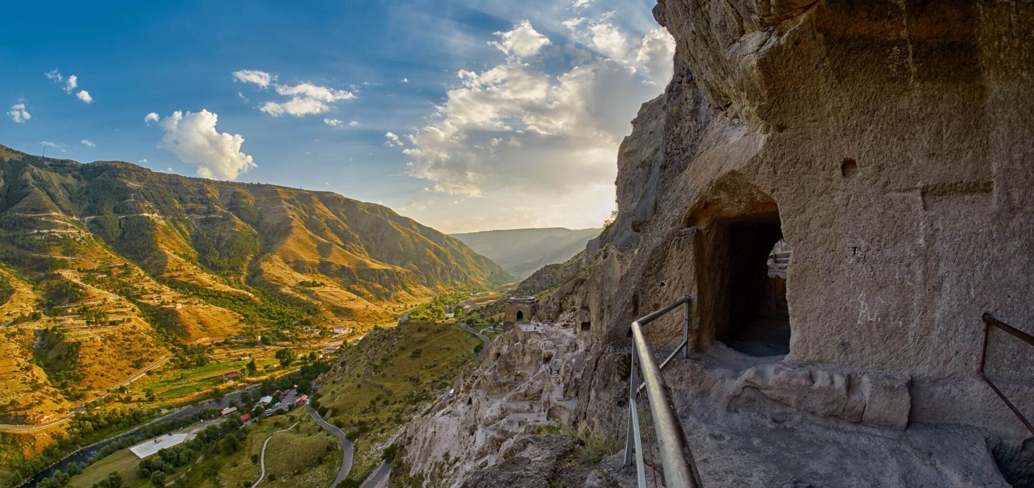 1-Day Georgia: Tour to the Cave town of Vardzia