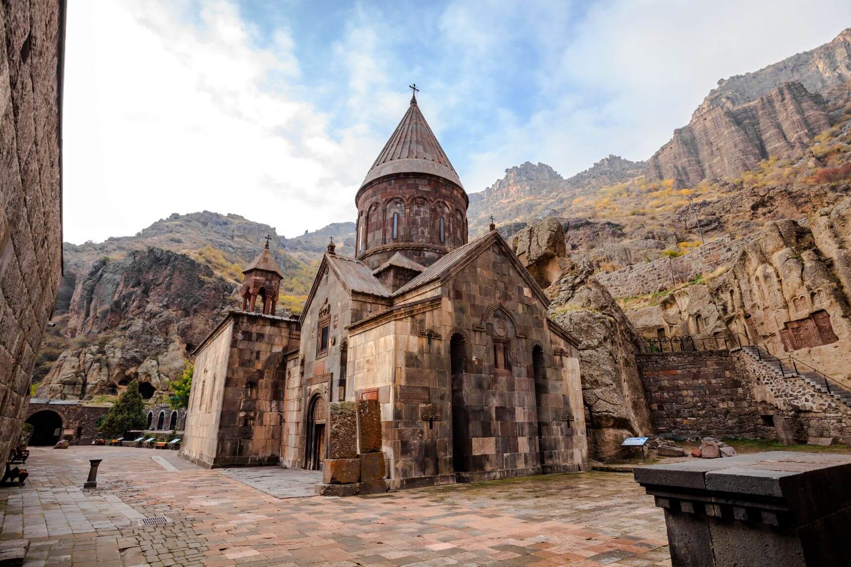 DAY 4: YEREVAN – GEGHARD – GARNI – ECHMIADZIN – ZVARTNOTS – YEREVAN