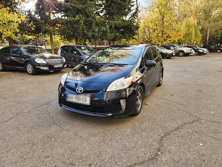 Toyota Prius Year 2013 Limited
