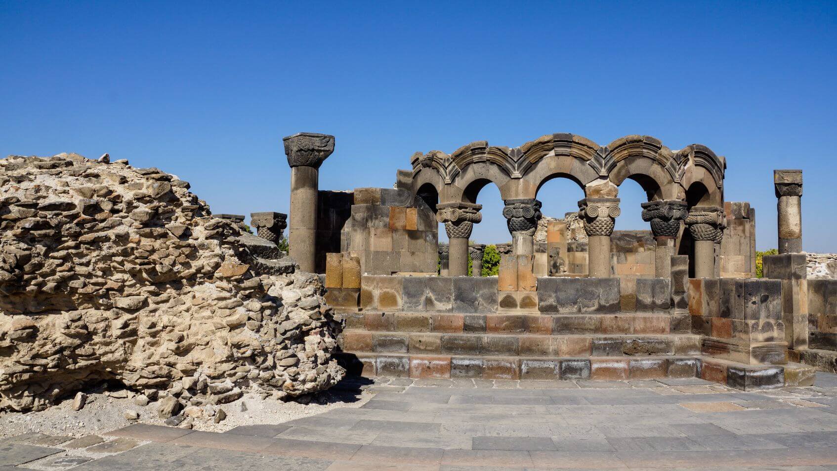 Explore Armenia’s Ancient Wonders: Exciting 1-Day Garni, Geghard and Echmiadzin Tour