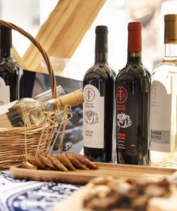 Georgian Food Blog: 20 Dishes You Must Try Georgian traditional wine - Ulevary Valley