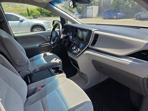 Toyota Sienna LE 2019