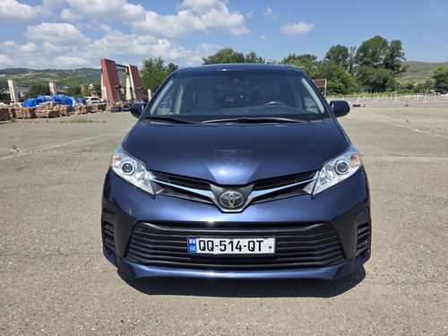 Toyota Sienna LE 2019