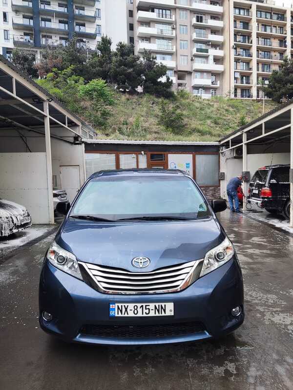 Toyota Sienna 2017