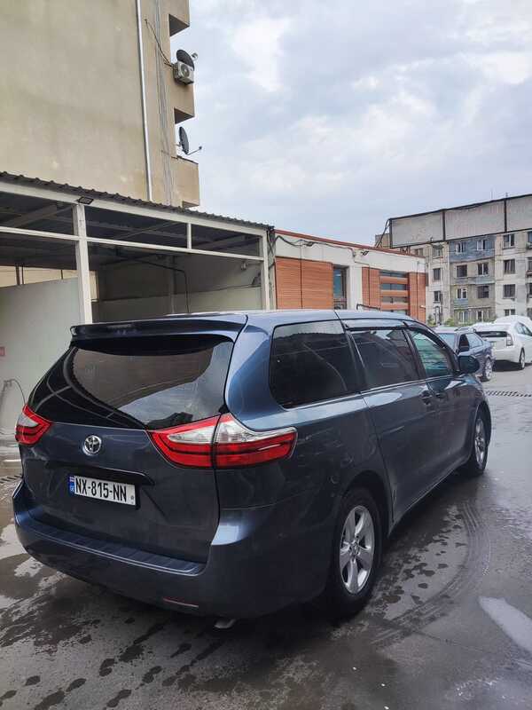 Toyota Sienna 2017